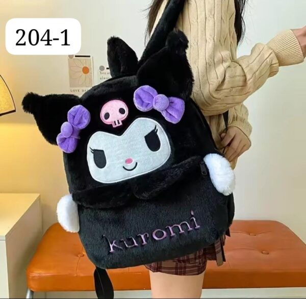 Mochila  Sanrio c/ Capibara - Imagen 2